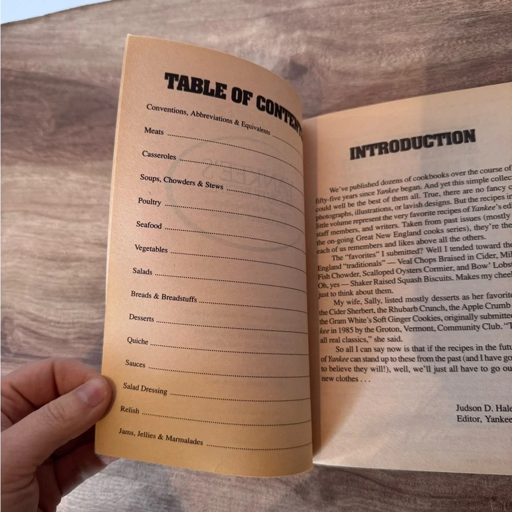 Yankee's Favorite Recipes: Over 100 of the Finest Recipes from Yankee Magazine